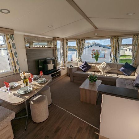 فندق Sleeps 6 Modern And Bright Caravan Littlesea Haven ويموث المظهر الخارجي الصورة