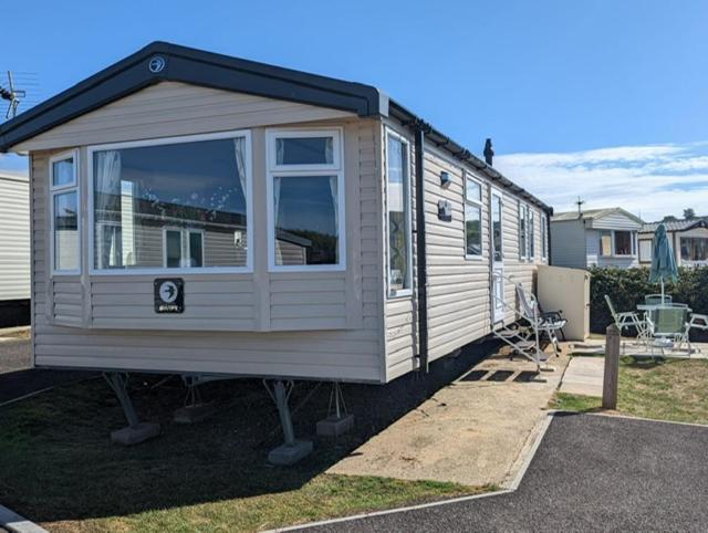 فندق Sleeps 6 Modern And Bright Caravan Littlesea Haven ويموث المظهر الخارجي الصورة