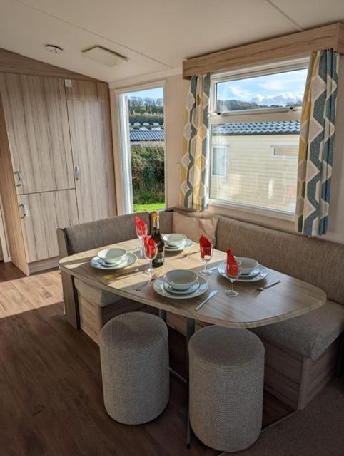 فندق Sleeps 6 Modern And Bright Caravan Littlesea Haven ويموث المظهر الخارجي الصورة
